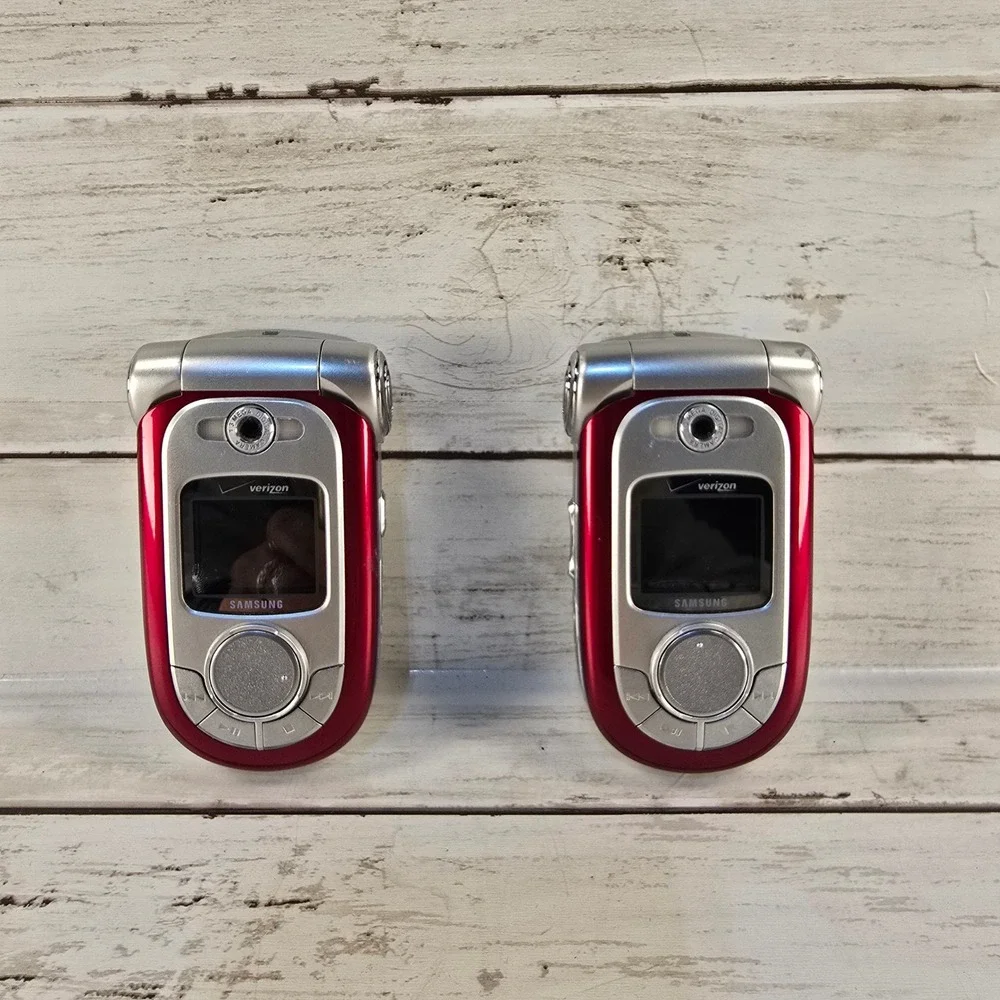 2 Vintage Samsung SCH-A950 Flip Phones Red & Silver TESTED‎ WORKING